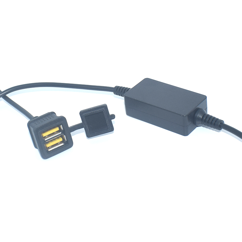 双USB防水车载充电器12-24V智能充